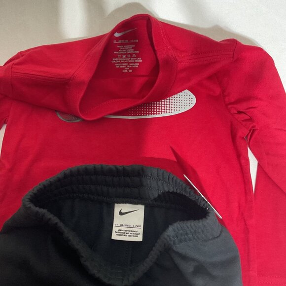 Nike Boys Long Sleeve Red Shirt & Black Jogger Pants Set Size 2t - Picture 4 of 4